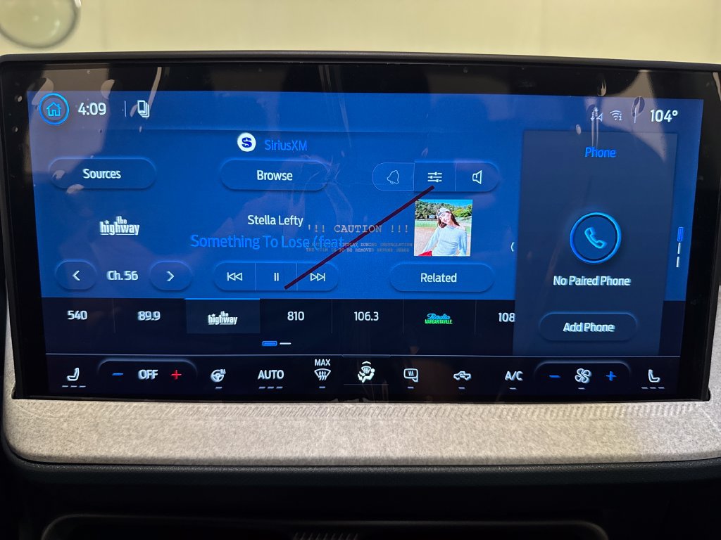 New 2026 Ford Maverick XLT w/ XLT Luxury Package FWD image 9
