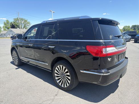 Used 2019 Lincoln Navigator Reserve AWD/4WD image 6