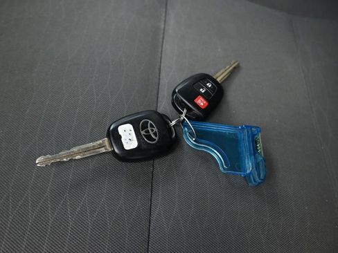 Used 2016 Toyota Tacoma SR5 w/ Towing Package RWD image 51