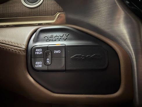 Used 2022 RAM 2500 Limited w/ Body Color Bumper Group AWD/4WD image 17
