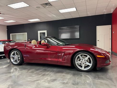 Used 2006 Chevrolet Corvette Convertible w/ Preferred Equipment Group RWD image 7