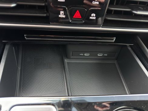 Used 2024 Volkswagen Atlas Peak Edition SE image 26