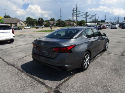 Used 2020 Nissan Altima 2.5 S FWD image 8