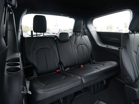 New 2026 Chrysler Pacifica Select w/ S Appearance Package image 35