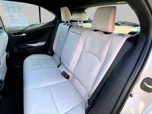 Certified 2024 Lexus UX 250h FWD image 18