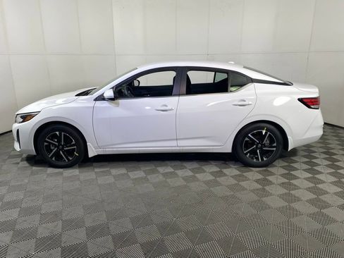 New 2025 Nissan Sentra SV image 4