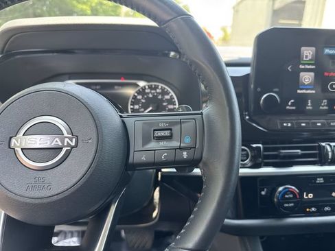 Used 2023 Nissan Pathfinder SL FWD image 19