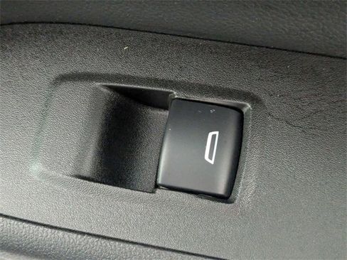 Used 2020 Chevrolet Equinox Premier image 36