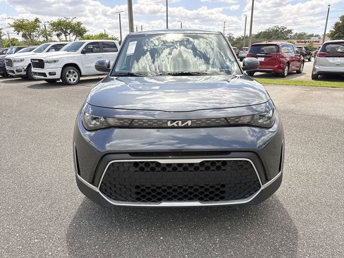 Used 2025 Kia Soul LX w/ LX Technology Package FWD image 8