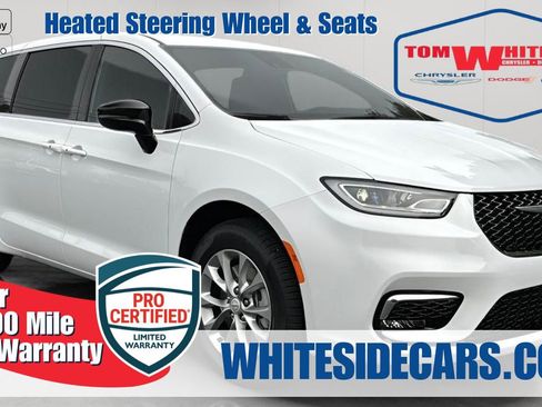 New 2025 Chrysler Pacifica Select AWD/4WD image 1