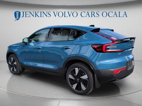 Used 2024 Volvo C40 Recharge Core w/ Climate Package image 5