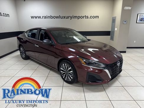 Used 2025 Nissan Altima 2.5 SV FWD image 1
