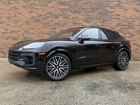 New 2024 Porsche Cayenne Turbo image 1