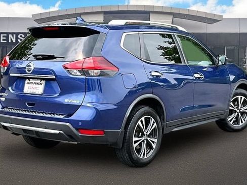 Used 2019 Nissan Rogue SV w/ Premium Package AWD/4WD image 2