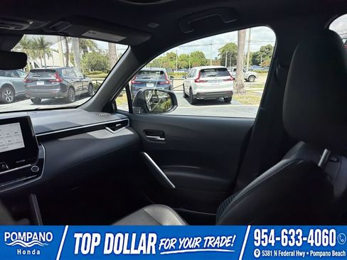 Used 2023 Toyota Corolla Cross AWD Hybrid w/ Convenience Package image 13
