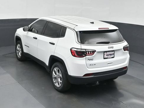 Used 2025 Jeep Compass Sport AWD/4WD image 34