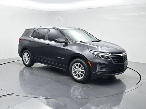 Used 2023 Chevrolet Equinox LT FWD image 2