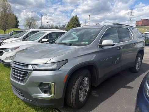 Used 2023 Chevrolet Traverse LT image 9