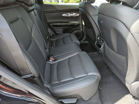 Used 2025 Genesis GV70 2.5T AWD/4WD image 34