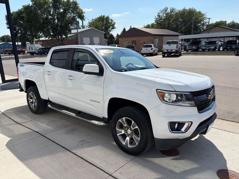 Used 2018 Chevrolet Colorado Z71 AWD/4WD image 6
