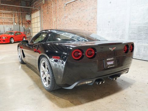 Used 2007 Chevrolet Corvette Coupe w/ Preferred Equipment Group RWD image 10