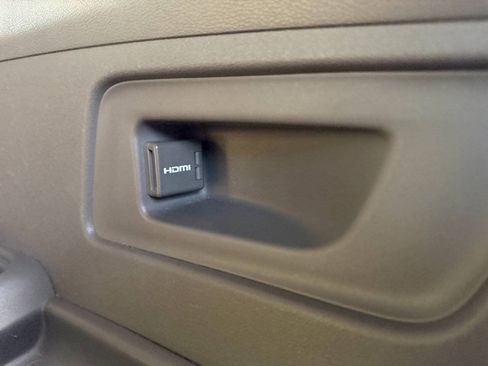 Used 2014 Honda Odyssey Touring Elite image 32