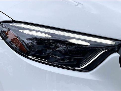 Used 2024 Mercedes-Benz GLC 300 4MATIC image 28