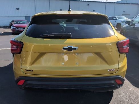 Used 2024 Chevrolet Trax RS w/ Driver Confidence Package image 2