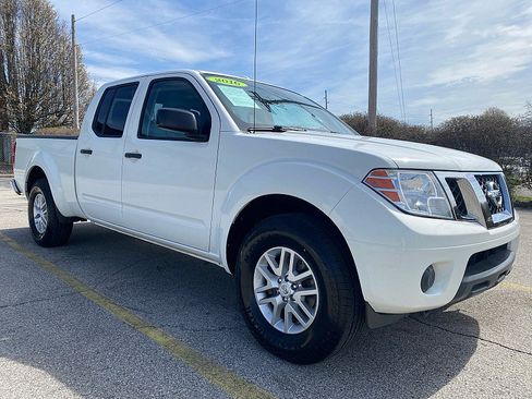 Used 2016 Nissan Frontier SV image 1
