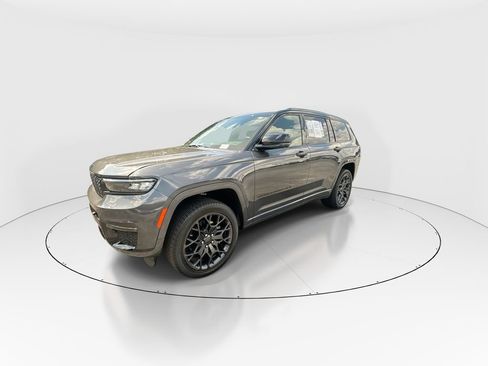Used 2025 Jeep Grand Cherokee L Summit AWD/4WD image 4