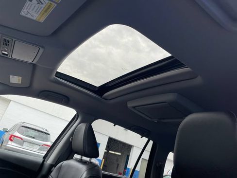Used 2019 Honda Pilot Touring image 16