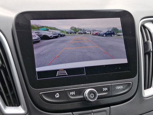 Used 2023 Chevrolet Malibu LT FWD image 17