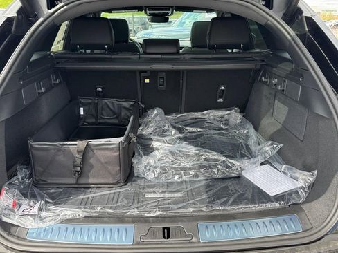 New 2026 Land Rover Range Rover Velar Dynamic SE AWD/4WD image 5