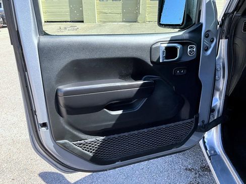 Used 2021 Jeep Wrangler Sport S image 10