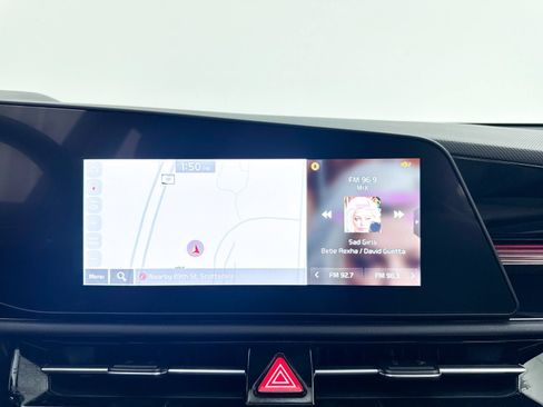 Certified 2025 Kia Niro EX Touring FWD image 23