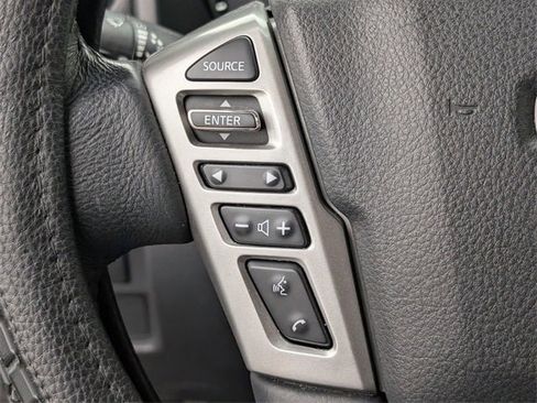 Used 2023 Nissan Titan SV w/ SV Convenience Package image 23