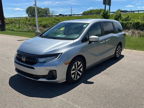 Used 2025 Honda Odyssey EX-L image 7