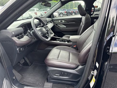 Used 2025 Ford Explorer Platinum image 12