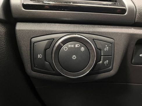 Used 2015 Ford Fusion SE w/ Equipment Group 201A FWD image 33