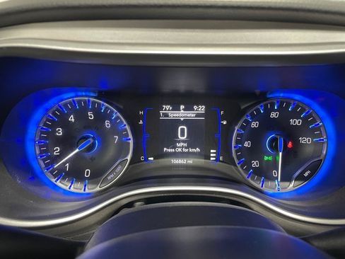 Used 2020 Chrysler Pacifica Touring-L AWD/4WD image 26