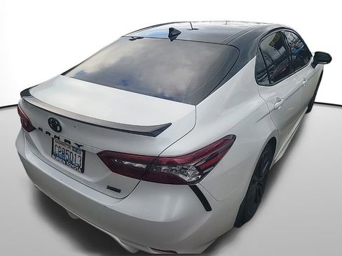 Used 2022 Toyota Camry XSE image 11