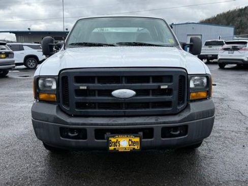 Used 2006 Ford F250 2WD Crew Cab Super Duty image 2