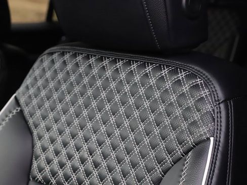 Used 2026 GMC Acadia Denali image 16