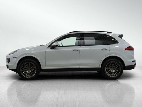 Used 2017 Porsche Cayenne Platinum Edition image 2