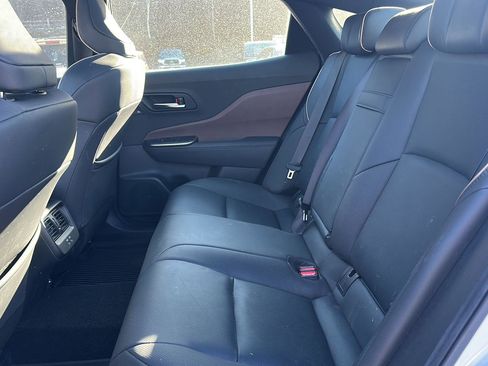 Used 2023 Toyota Crown Limited image 4