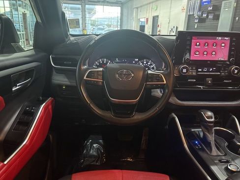 Used 2022 Toyota Highlander XSE AWD/4WD image 30