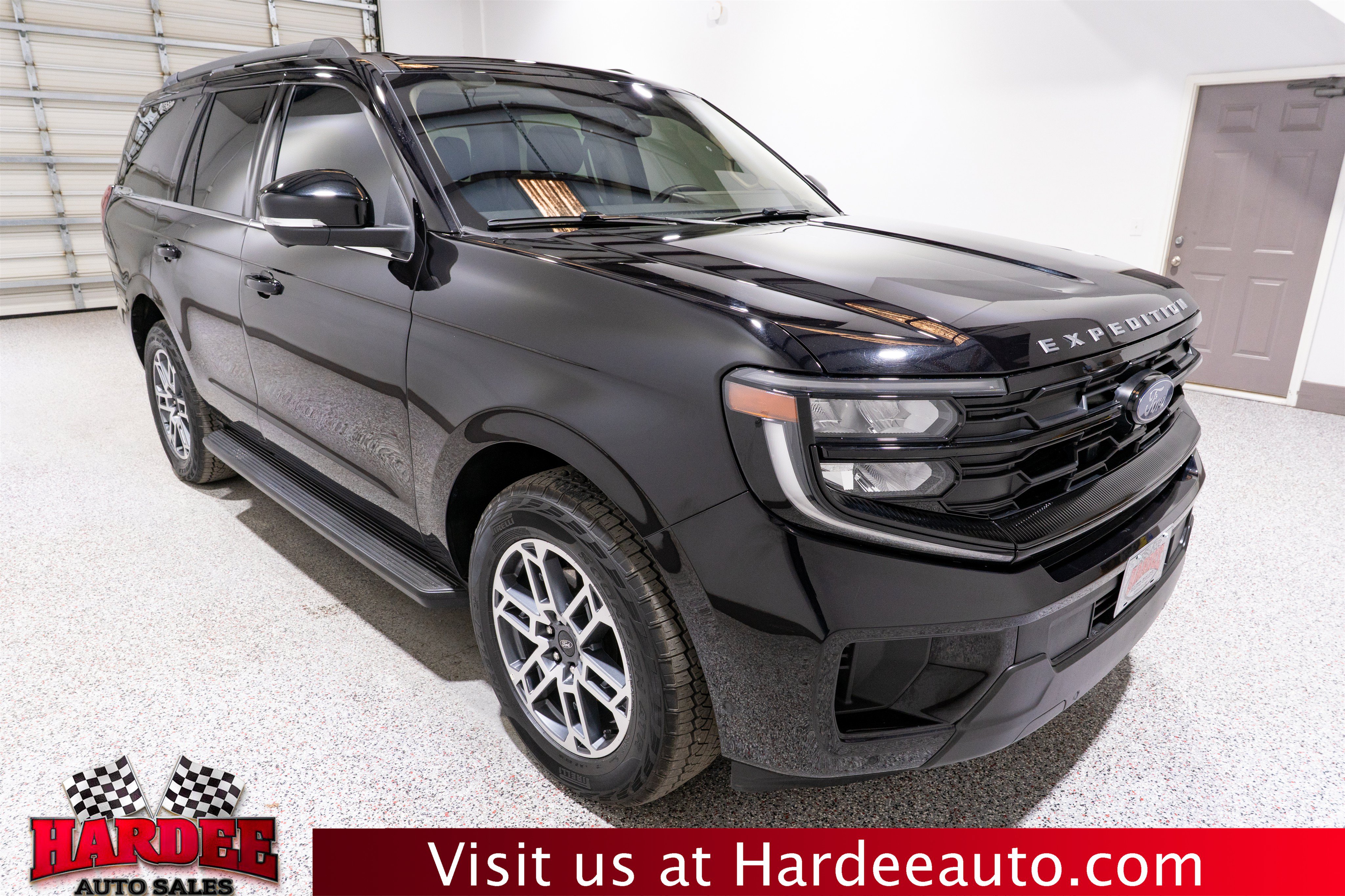 Used 2025 Ford Expedition Active AWD/4WD image 6