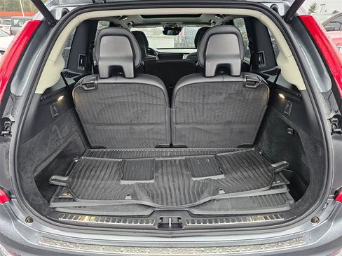 Used 2018 Volvo XC90 T5 Momentum w/ Convenience Package image 13