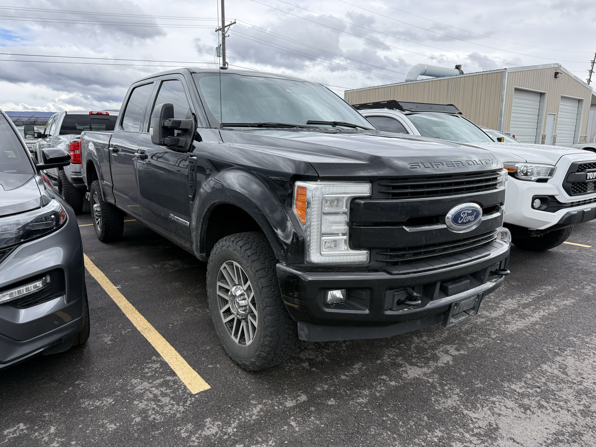 Used 2017 Ford F350 Lariat w/ Lariat Ultimate Package AWD/4WD image 3