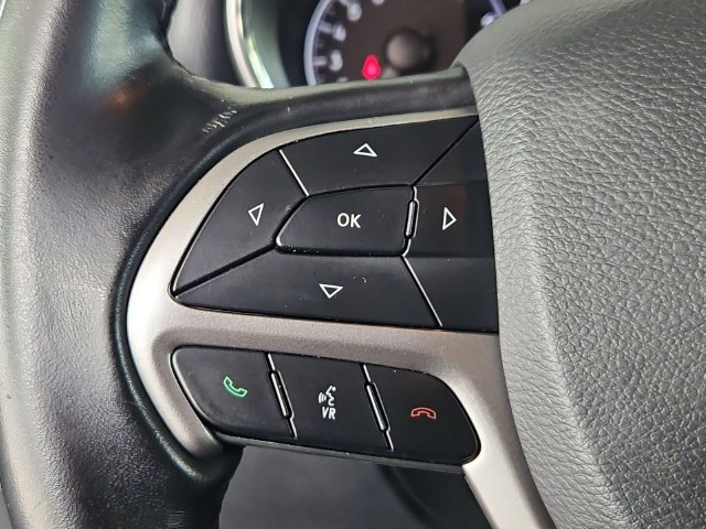 Used 2020 Jeep Grand Cherokee Laredo w/ Laredo X Package RWD image 13